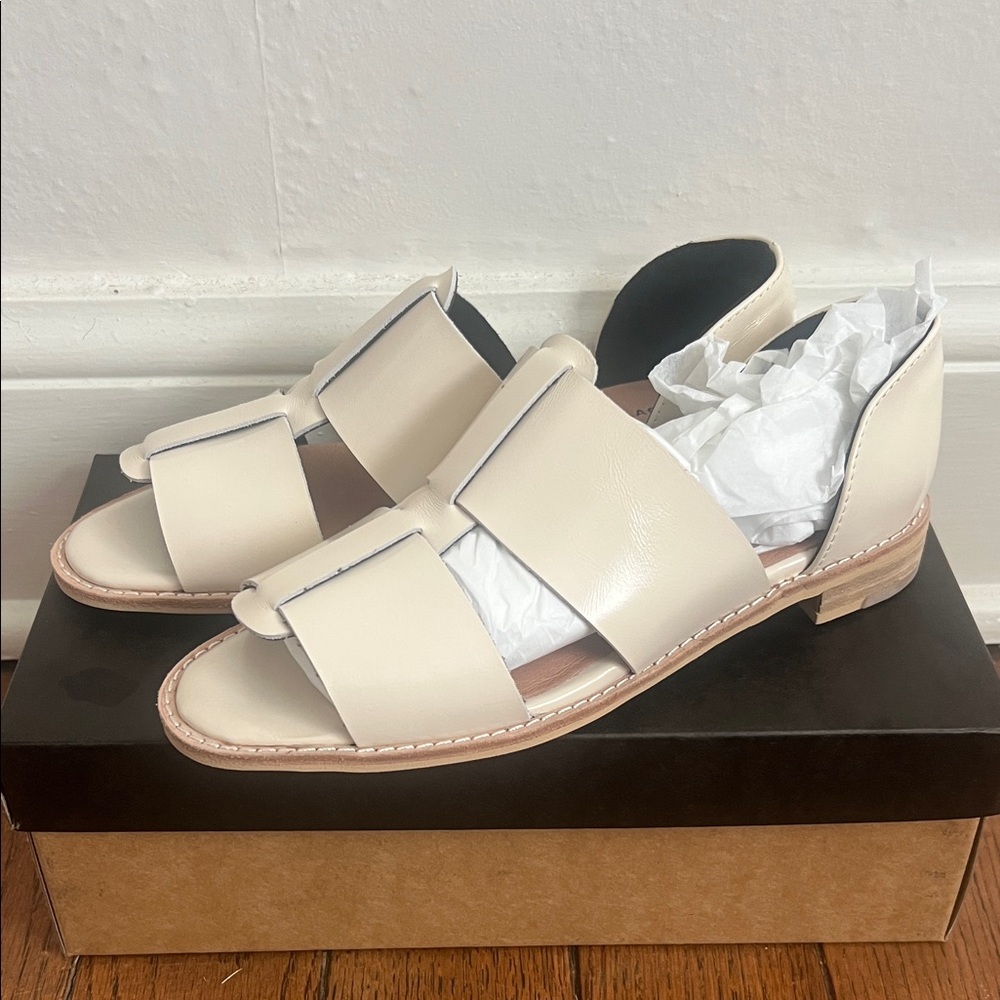 New in Box! ALL BLACK Fishy D’orsay-Ivory